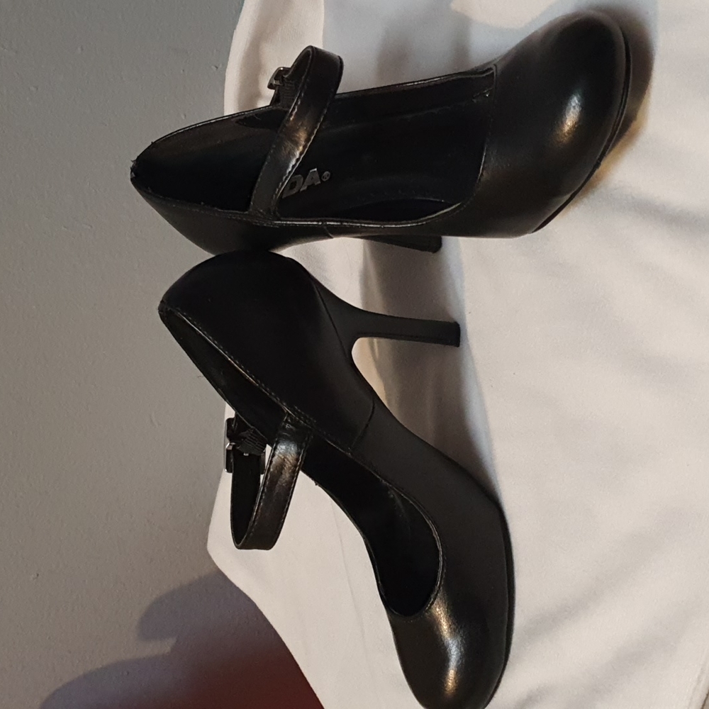 Black High Heels 👠